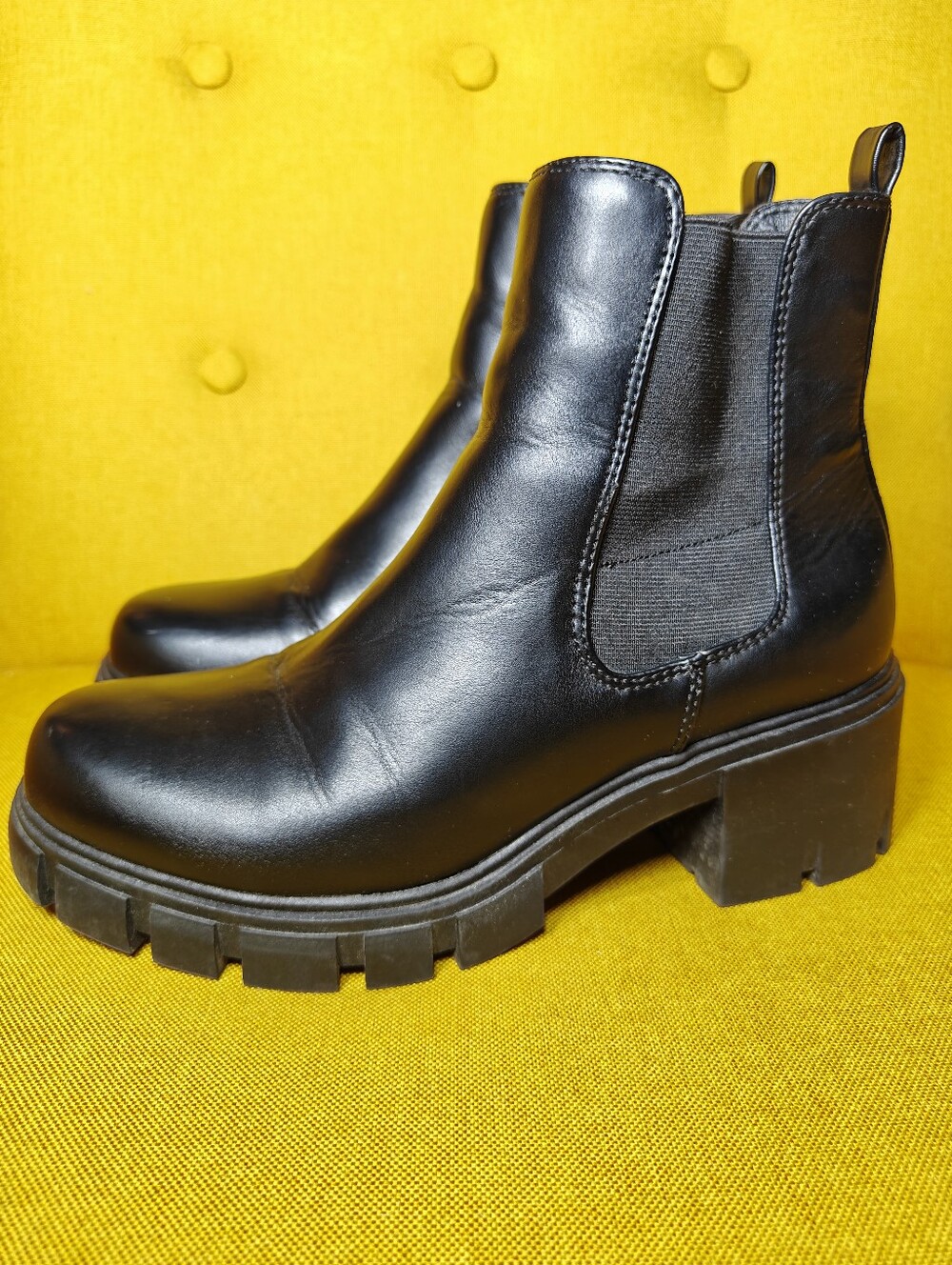STEVE MADDEN Women’s Tessa Bootie Chunky Lug Sole Platform Black Leather Shoe 9M